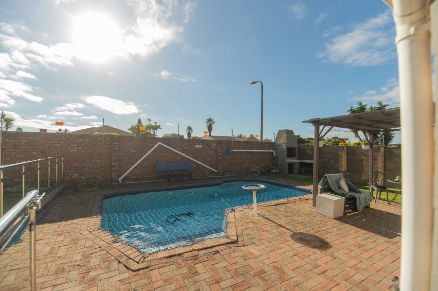 6 Bedroom Property for Sale in Sherwood Eastern Cape